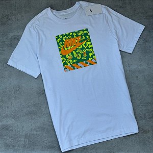 Camiseta Nike Air Masculina Sportswear - Branca FV8145-100
