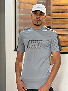 Camiseta Nike Dri-FIT Global Football Masculina Cinza