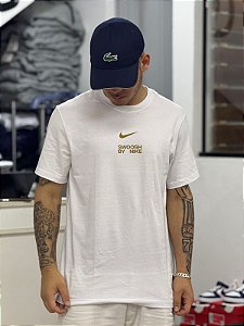 Camiseta Nike By Swoosh Nike Branco+dourado