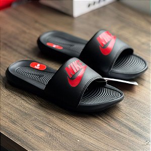 Chinelo Nike Slide - preto+vermelho CN9675-004