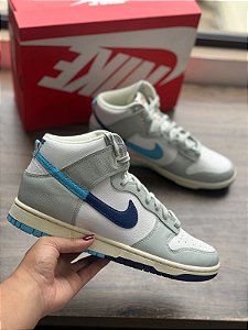 NIKE DUNK HI RETRO SE- Azul