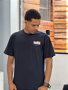Camiseta Nike M90 Swoosh - FZ5385-010