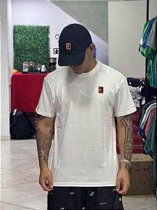 Camiseta Nike Court Loose Fit Branca