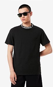 CAMISETA LACOSTE GOLA ASSINALADA- PRETA