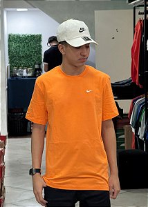 Camiseta Nike Mini Swoosh Laranja