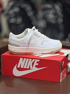 Tenis nike gamma force branco+nude