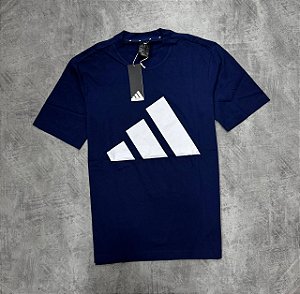 Camiseta Essentials Big Logo- Azul marinho