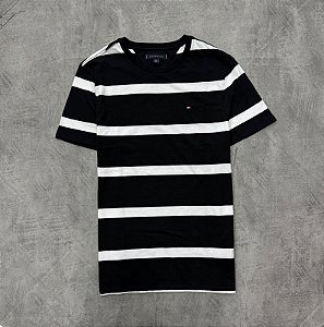 CAMISETA TOMMY HILFIGER LISTRADA- PRETA/ BRANCA