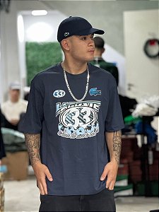 CAMISETA LACOSTE FROM THE COURT TO THE STREET- AZUL MARINHO