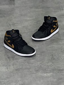 Tenis Jordan 1 Mid Black Metalic Gold
