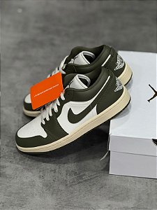 Tenis Air Jordan 1 Low - Branco+ verde musgo