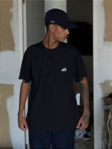 CAMISETA NIKE PRETA- IB1382-010