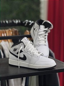 Jordan 1 Mid Reverse Panda DQ8423-132