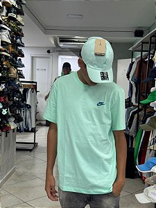 CAMISETA NIKE SPORTWEAR VERDE - AGUA