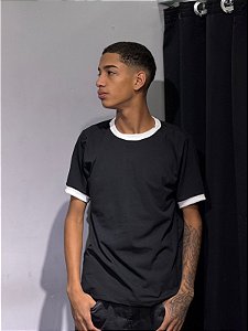 Camiseta preta slim basica 0001 gola branca+ manga