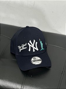 Bone new era estatua
