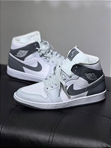 TENIS AIR JORDAN 1 MID GREY SHOES