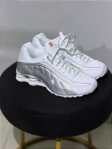 NIKE SHOX R4- BRANCO/PRATA METALICO