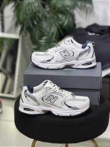 TENIS NEW BALANCE 530 - BCO+MARINHO