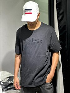CAMISETA TOMMY BASIC LETREIRO PRETA