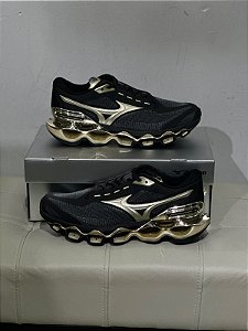 Tenis Mizuno PROPHECY 15 - PRETO+DOURADO