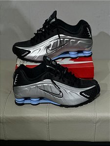 TENIS NIKE SHOX R4 - PRETO+CINZA METALICO+MOLA AZUL BEBE