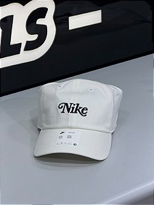 BONE NIKE CLUB 1972 BRANCO FV5555-100