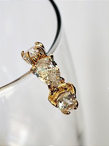 Piercing de encaixe cravejado em zircônias formato gota - Ana