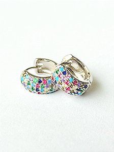 Argola minicravejada com zirconias coloridas em prata 925 - Yara