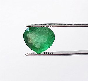 Gema Esmeralda Lapidada Coração - Cut Emerald quality Heart Form