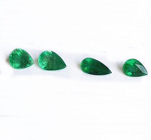 Gema Esmeralda Lapidada Gota Extra - Cut Emerald Extra Quality drop Form