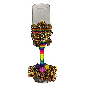 Taça champagne colorida com moedas