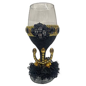 Taça vinho Preta c/ Caveira e Tridente Dourado