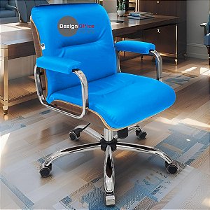 Cadeira Original Eames Diretor com Rodinhas Cromadas e Anti Risco Linha Capa em Madeira Azul Bebê