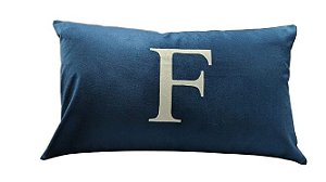 Almofada Baguete 30x50 Deminas Azul - Aplicação de Monograma Perola - Com enchimento
