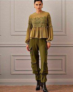 Calça Alfaiataria Bolso Cargo Martingale