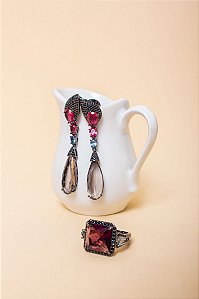 Brinco Fino Carmesim e Fumê