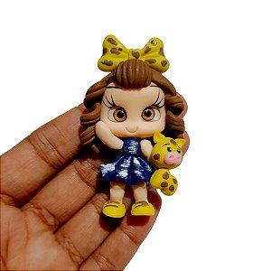 APLIQUE BISCUIT MENINA COM GIRAFINHA (7,0CM) - 1 UNIDADE