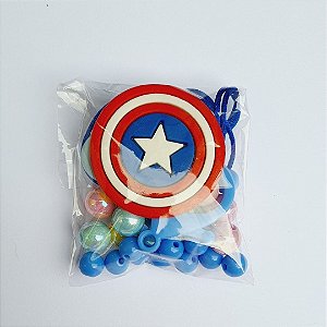 KIT PRENDEDOR DE CHUPETA ESCUDO CAPITÃO AMERICA - 1 UNIDADE