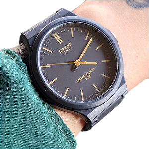 Relógio Unissex Casio Mw-240-1e2vdf Analógico Preto Preto Preto