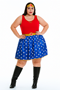 Fantasia vestido Maravilha plus size com cinto e faixa de cabelo