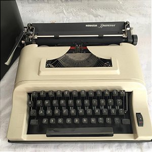 Funcionando Máquina de Escrever Datilografia Remington Ipanema
