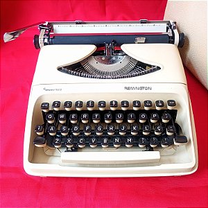 Funcionando Máquina De Escrever Remington  Envoy II cor creme Typewriter
