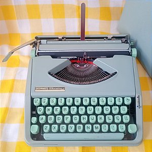 RARA! Funcionando Máquina De Escrever Datilografia Hermes Baby Verde Claro