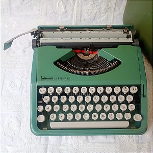 FUNCIONANDO Máquina De Escrever Datilografia Olivetti Lettera 82 verde
