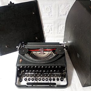 Máquina de Escrever Datilografia OLIVER