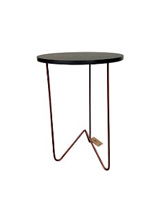 Mesa preta com cobre