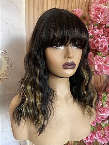 WIG DE CABELO HUMANO ONDULADO COM FRANJA E MECHAS
