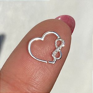 Piercing Coração Infinito Cravejado