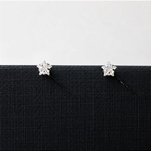 BRINCO PRATA PONTO DE LUZ ESTRELA 4MM CRISTAL